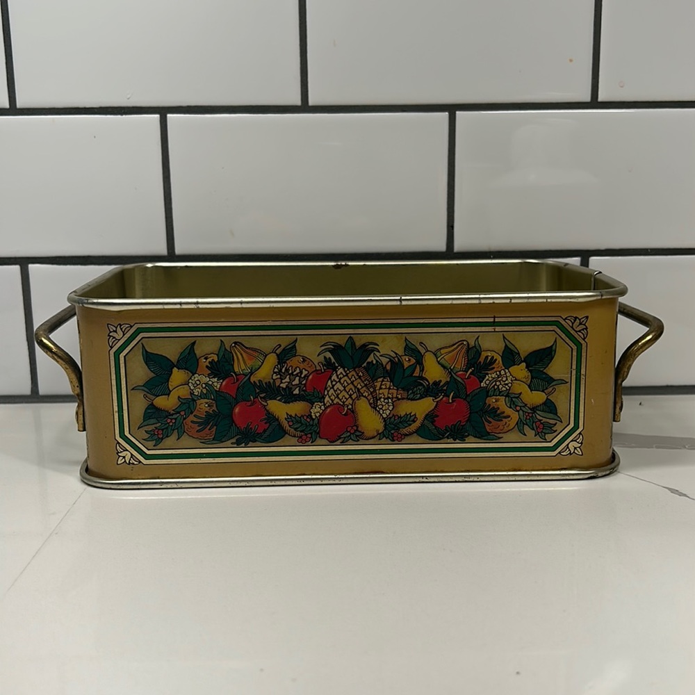 Vintage 1981 Pyrex Teleflora Fruit Harvest Metal Holder with Handles, 1.5 Quart